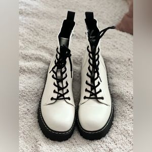 NWOT Women’s size 10 white ankle boots with black accents
